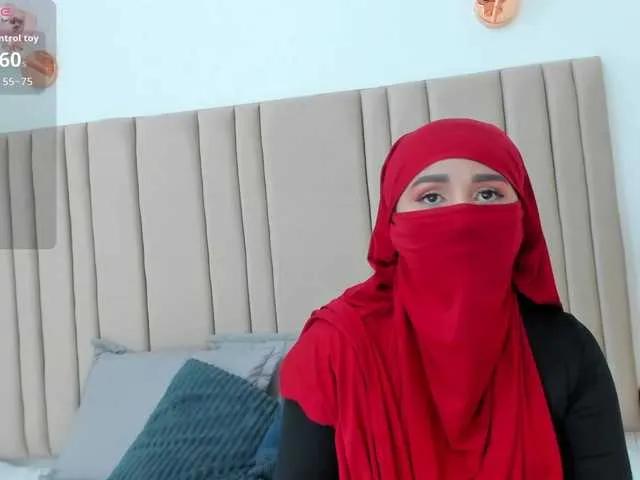 -Alisha from BongaCams