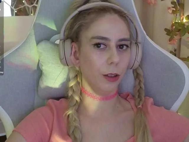 Watch -Light-Fury-, she wants to masturbate for you -Light-Fury- from BongaCams