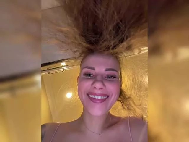 -VikkiL0vesCheese- on BongaCams