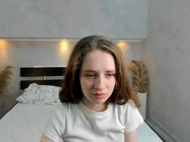 Camilla-Kelly from BongaCams