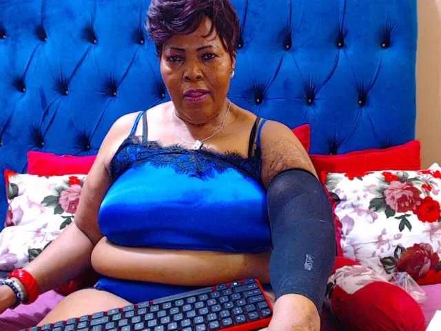 Masturbate to Ebonycandy10, she wants to masturbate for you Ebonycandy10 from BongaCams