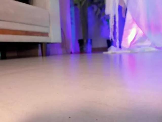 Explore EsmeraldaGrace, she wants to masturbate for you EsmeraldaGrace from BongaCams