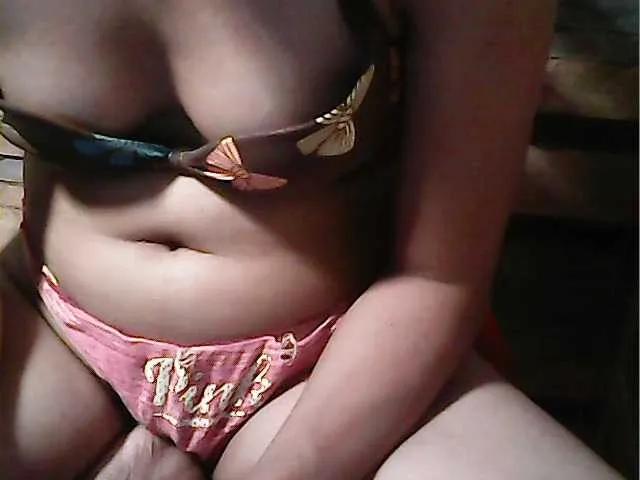 Discover Flowerhairypinay, she wants to masturbate for you flowerhairypinay from BongaCams