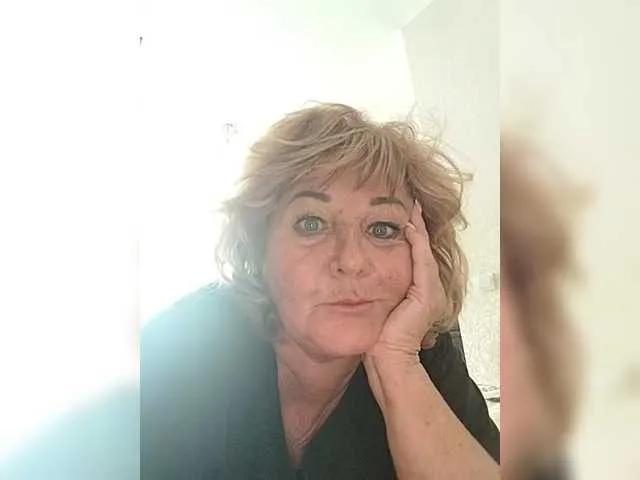 KarinkaSweet from BongaCams