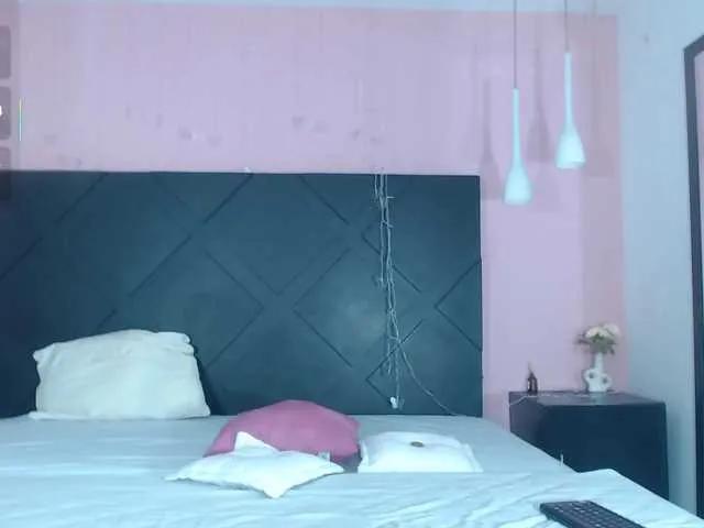 Watch KinkyCutie, she wants to masturbate for you KinkyCutie from BongaCams