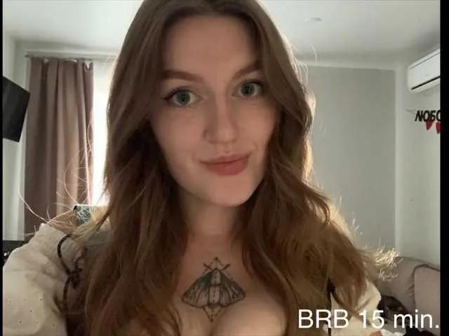 Lianna from BongaCams