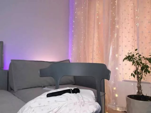 LinaStones on BongaCams