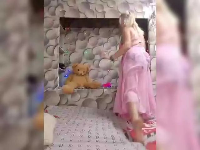 LizSage on BongaCams