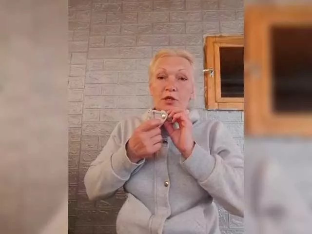 LizSage on BongaCams