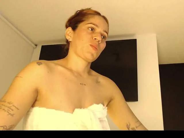 Explore Melanny-gil, she wants to masturbate for you Melanny-gil from BongaCams