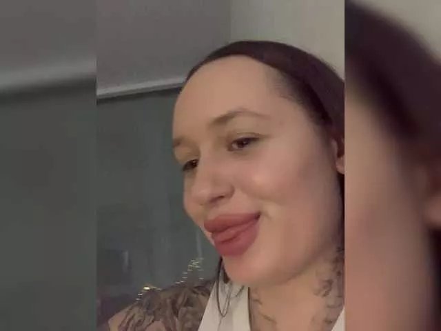 OriginalHOOLi on BongaCams