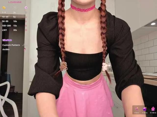 Discover sweet model PrettyLilie PrettyLilie from BongaCams