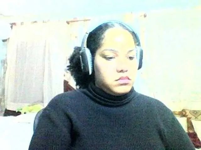 sarahlove16 from BongaCams