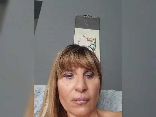 Vanessa69 from BongaCams
