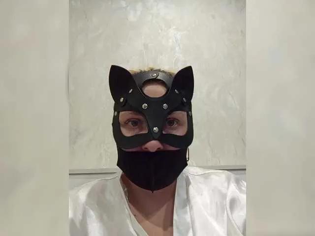 Zina2323 from BongaCams