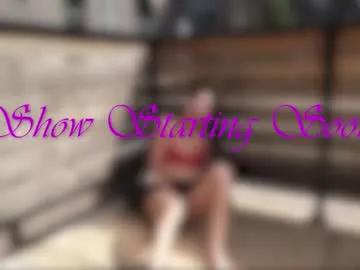 ari_lovexo from Chaturbate