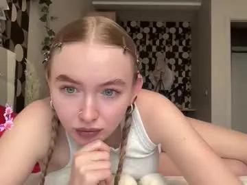 charming_daisy from Chaturbate