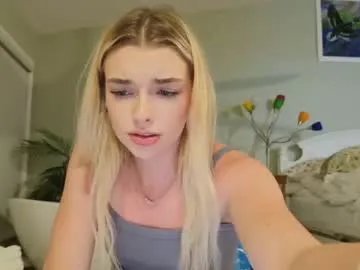 ellalowe from Chaturbate