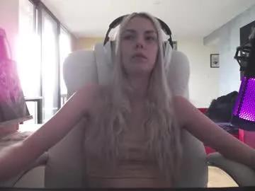 tinykylie from Chaturbate