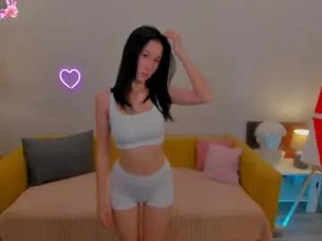 Explore naked camslut Ukki_ ukki_ from Chaturbate