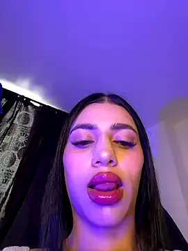 AlannaEvons from StripChat