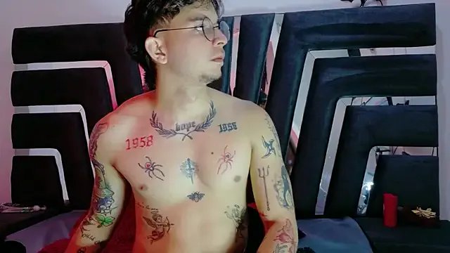 AliceandMax on StripChat