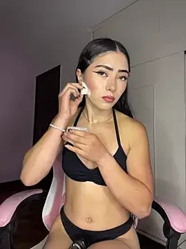 AMBERBUNNY_ on StripChat