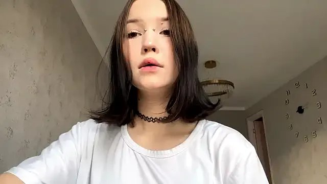 AmeliaMiotii — Pinch my nipples closely