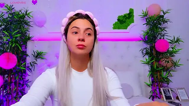 AriannaSins on StripChat