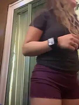 blondefun3818 from StripChat