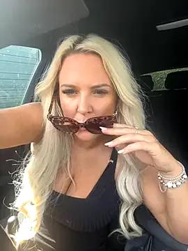 Sexy Bustyblondebabe32 wants you to fuck her body now Bustyblondebabe32 from StripChat