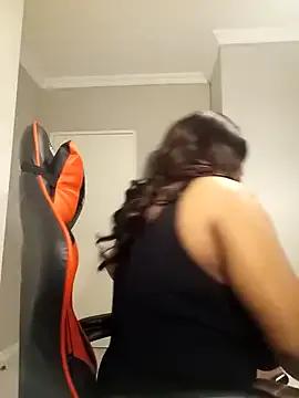 Sexy Bustylisa1983 wants you to fuck her body now bustylisa1983 from StripChat