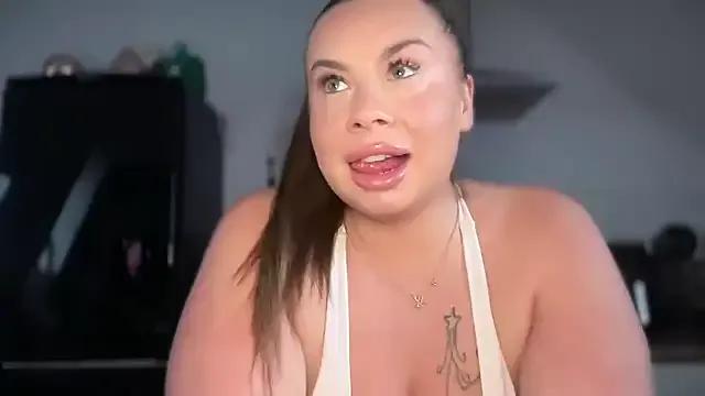 Discover StripChat's CharlieFx CharlieFx from StripChat