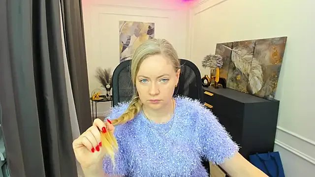 CharlotteKerti from StripChat