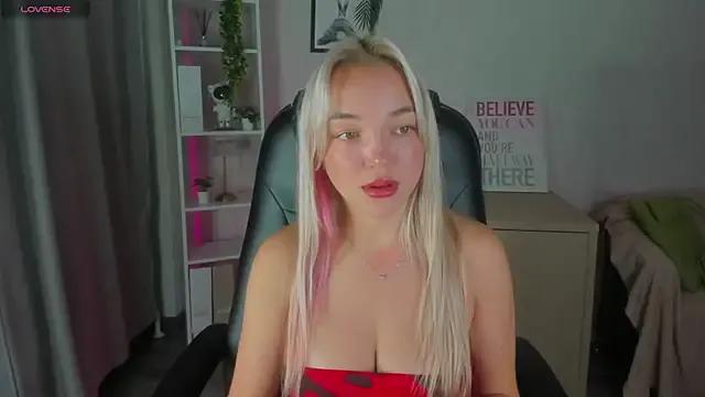 Christy_Little from StripChat