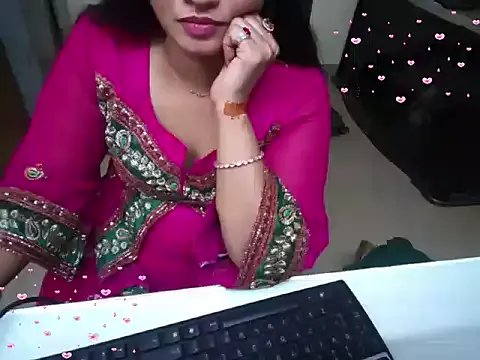 Cute_Aarushii on StripChat