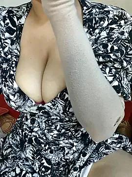 DesiDreams from StripChat