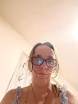 Dettybitch40 from StripChat