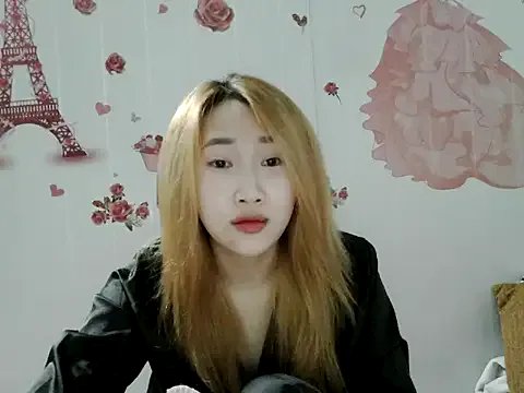 Ellie8386 on StripChat