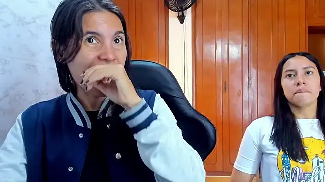 Emily_and_Soffy on StripChat