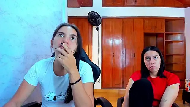 Emily_and_Soffy on StripChat