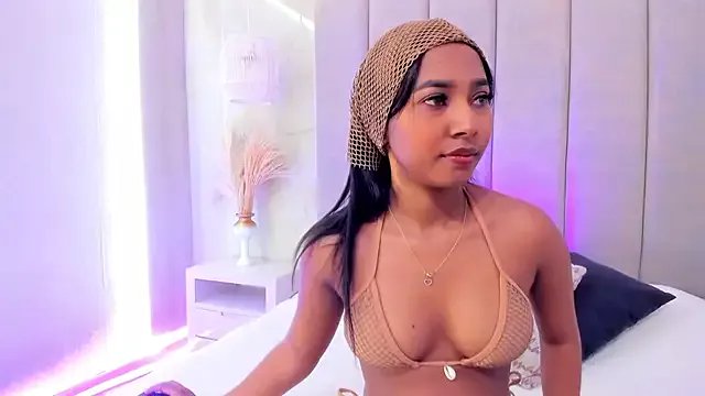 GabrielaLugo — boobs play with oil , pinch nipples