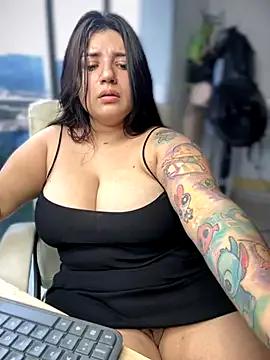 horny_roomiess from StripChat