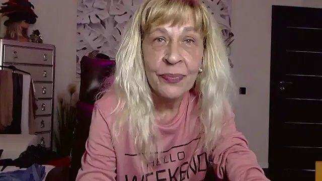 HornyMilf_555 on StripChat