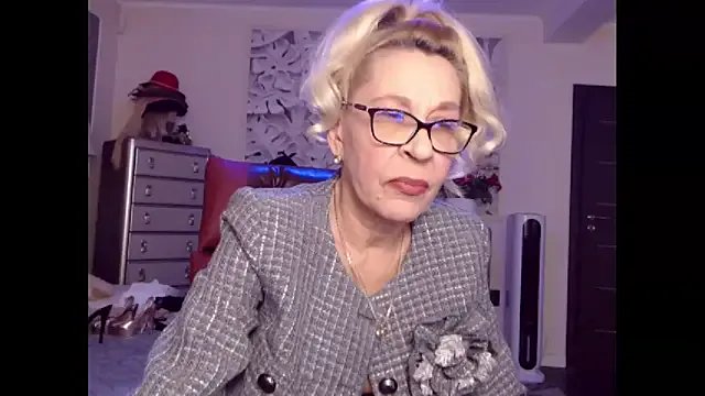 HornyMilf_555 on StripChat