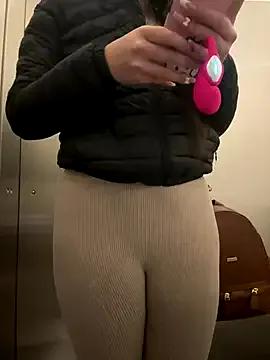 Isabella21_ from StripChat