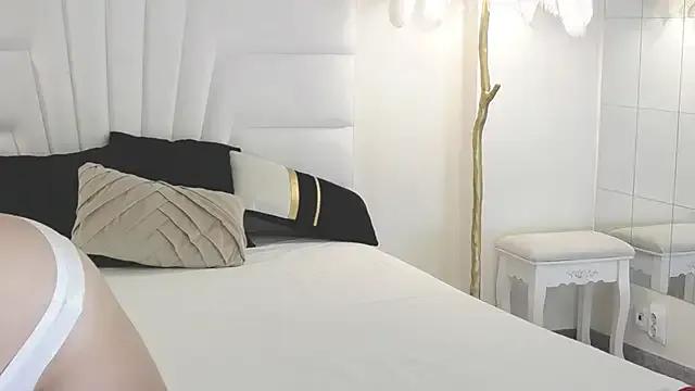 Watch JennaClover, she wants to masturbate for you JennaClover from StripChat