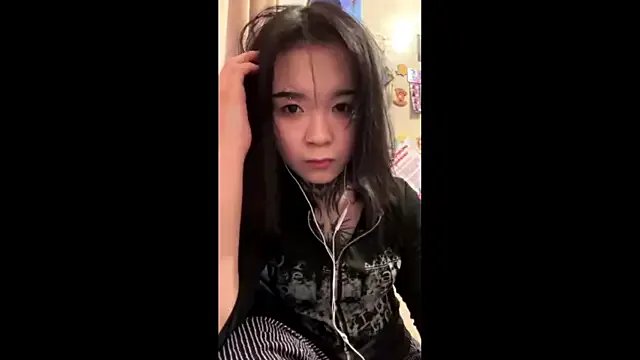 Juliou_ from StripChat