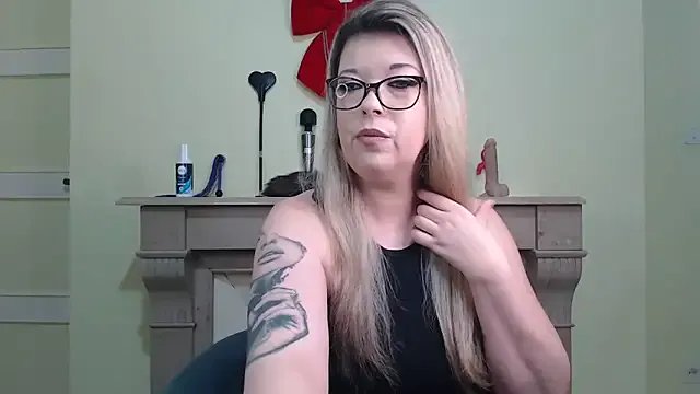 kamilalova on StripChat