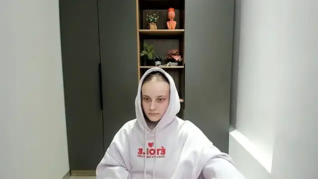 KirstinMcgeady — wet my tits<>